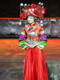 右衽开襟土家族服饰女装定制