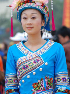 仫佬族服饰定制