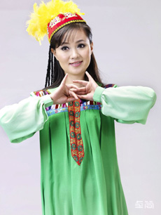 乌孜别克族服饰定制